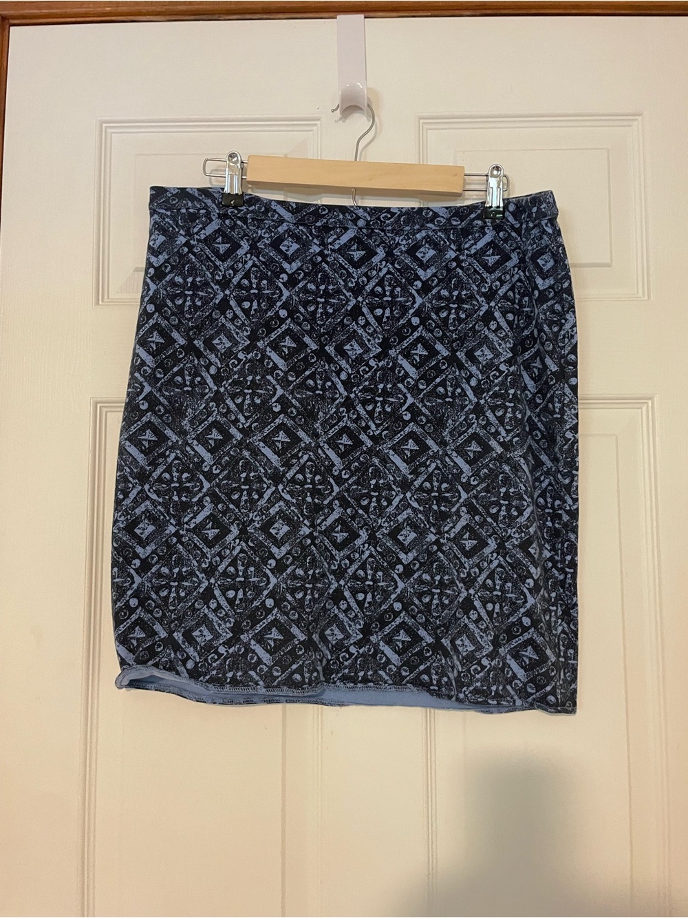 J. Jill Blue and Black Geometric Pencil Skirt